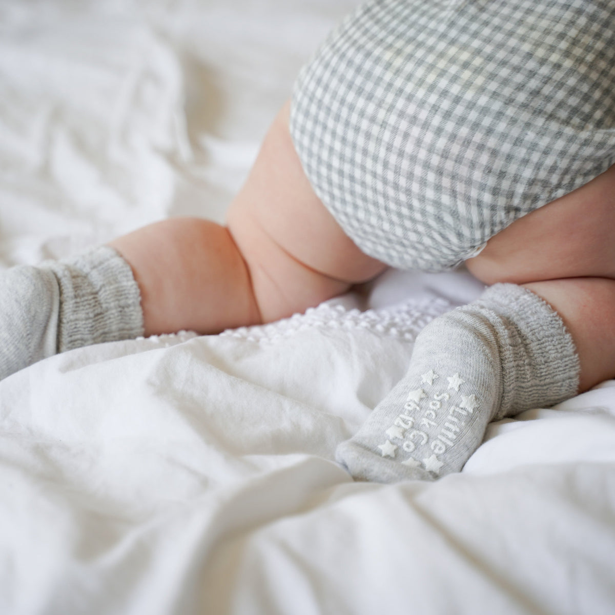 Newborn Starter Set - Stay-on baby socks + Leggings - Neutral