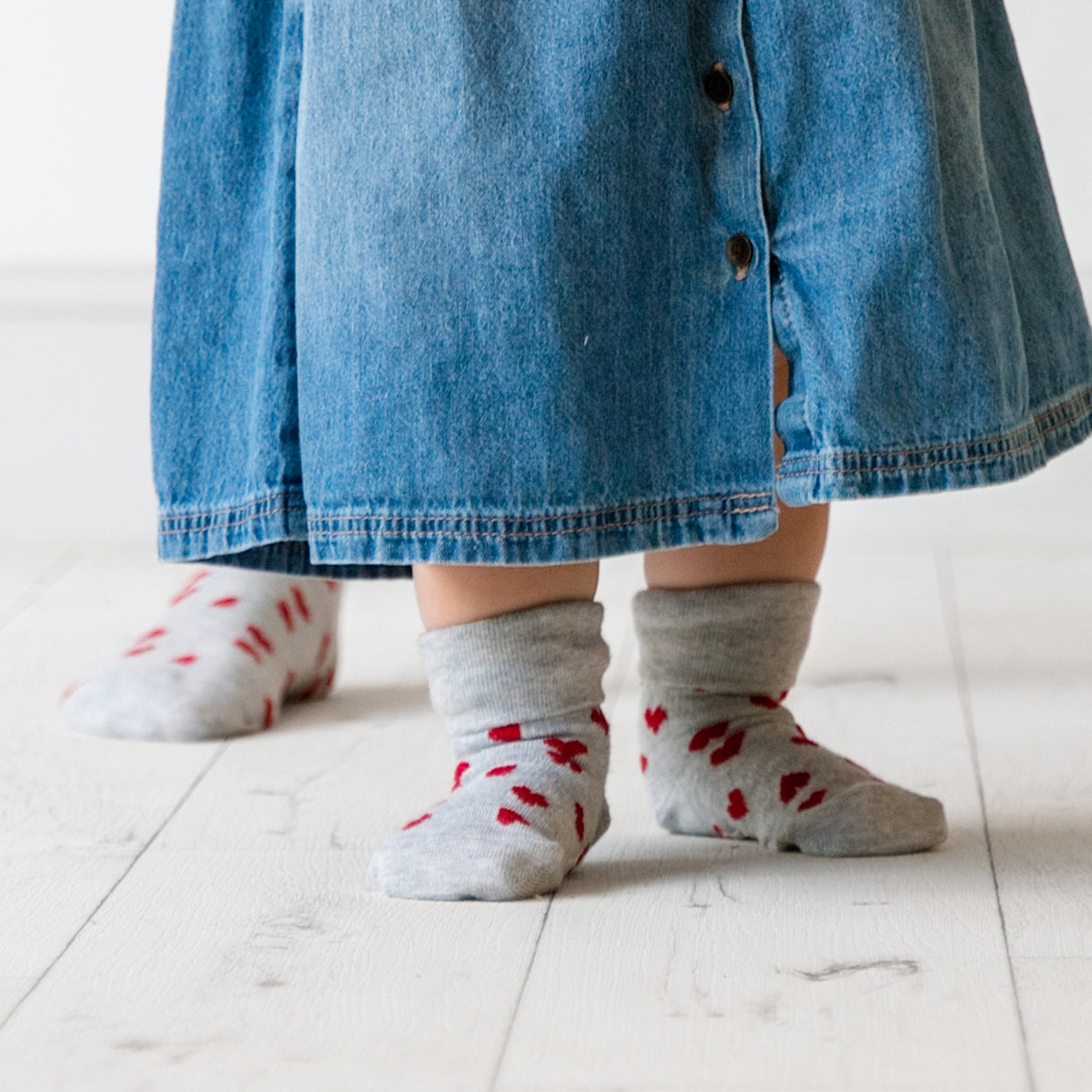 Stay-on, Non-Slip Crimson Red Velvet Booties + Hart Sock Bundle