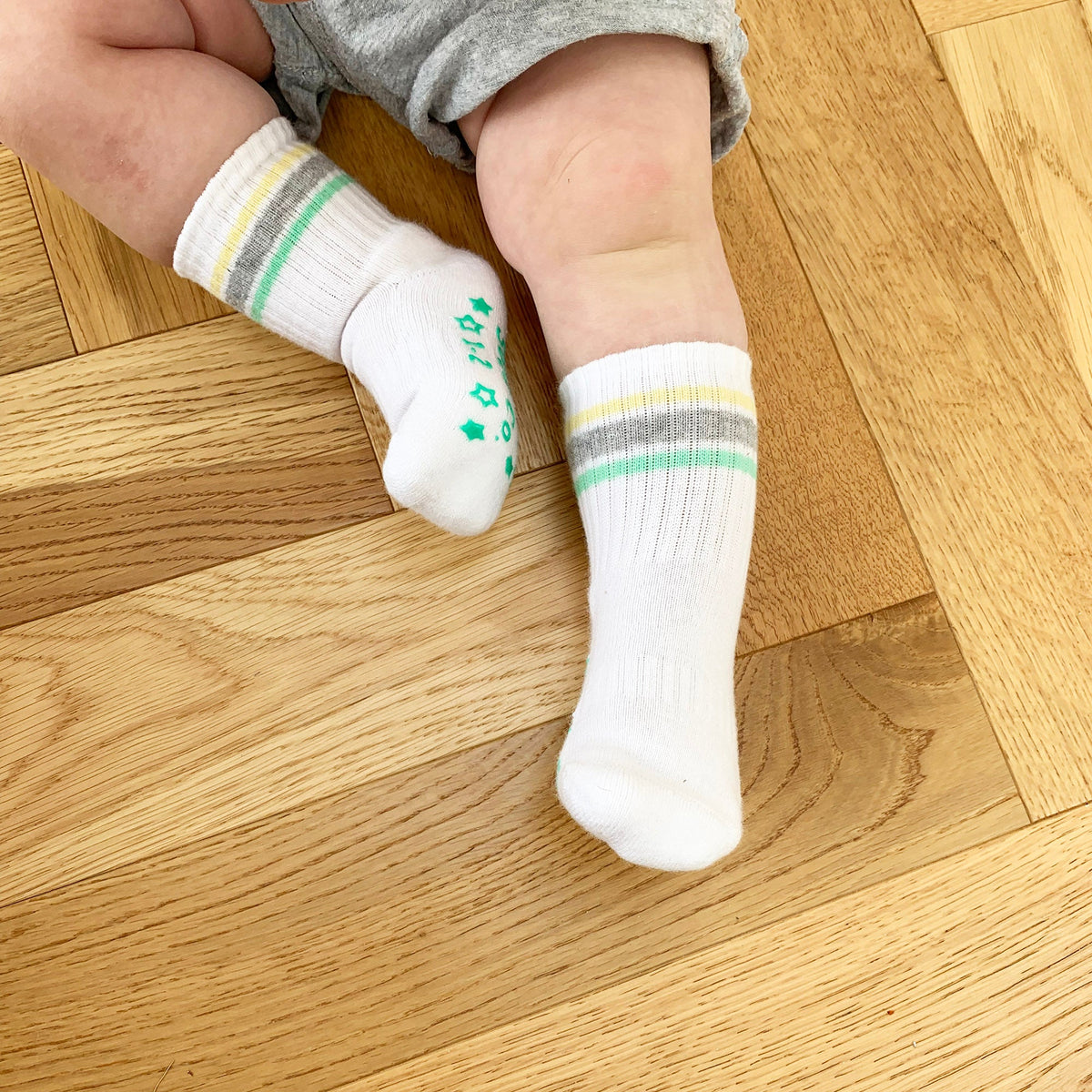 Sporty Non-Slip Stay-on Baby & Toddler Organic Quarter Crew Socks - 5 Pack - Grey & White