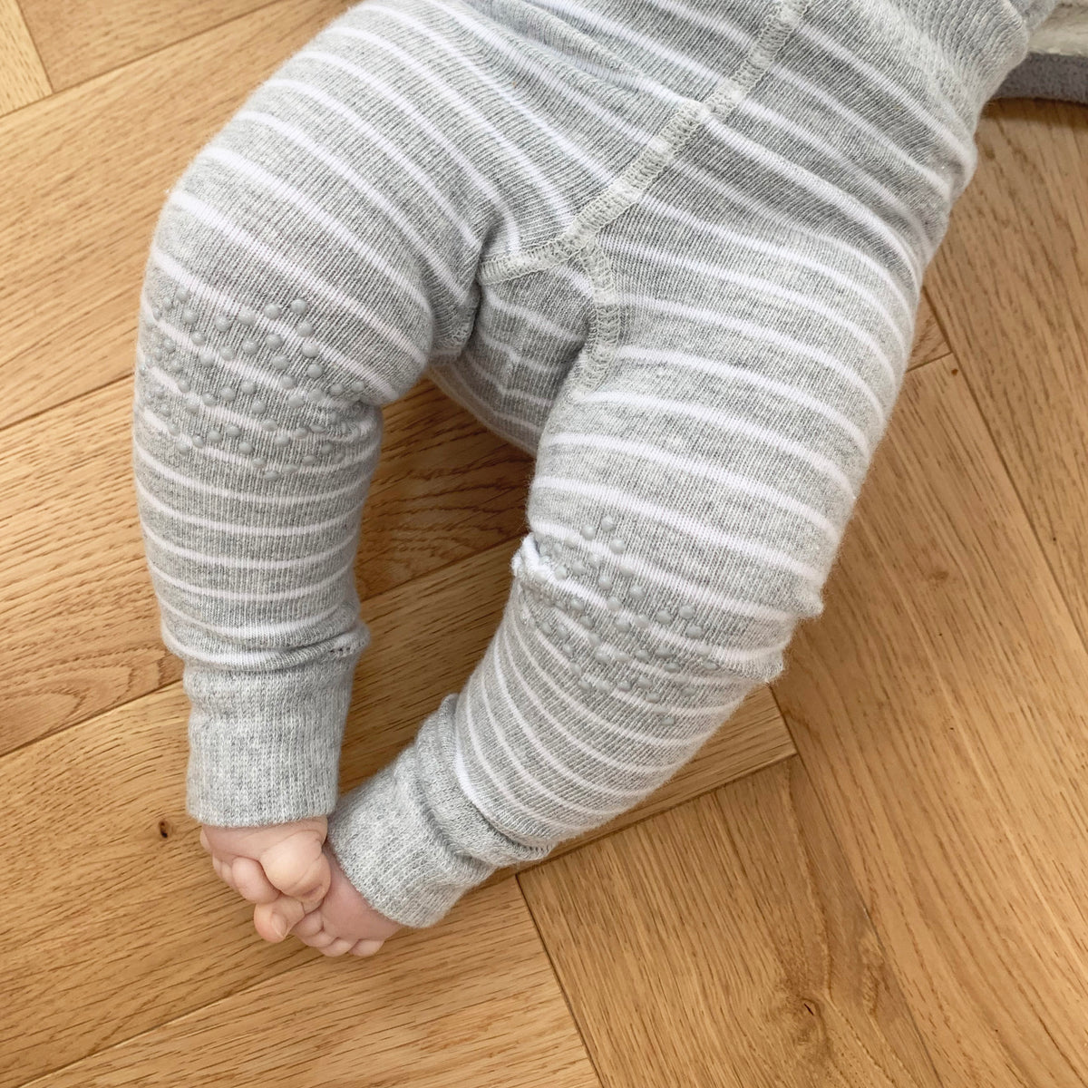 Baby Leggings with non-Slip Knees - Grey + White Stripe Footless tights