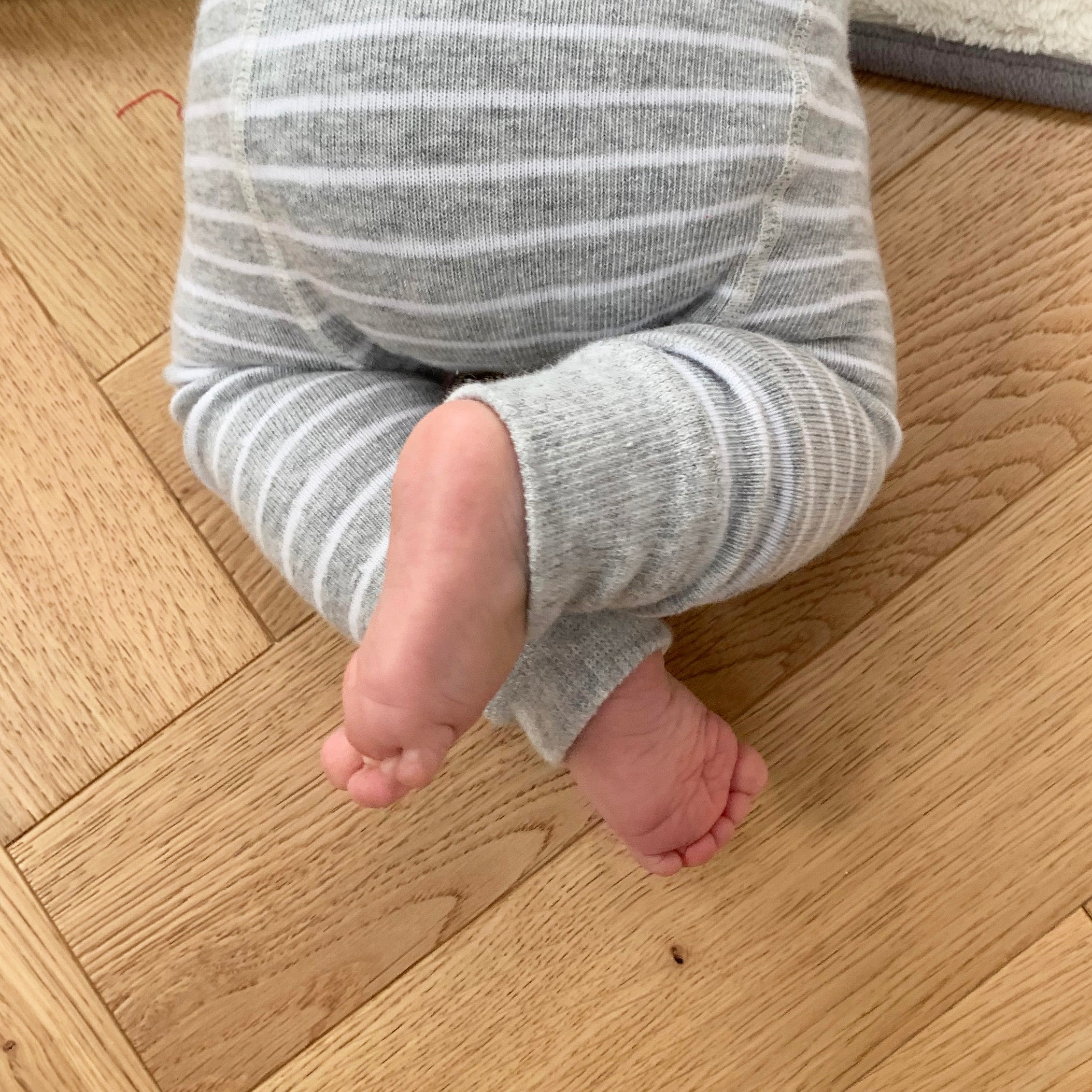 Baby white 2024 leggings with feet