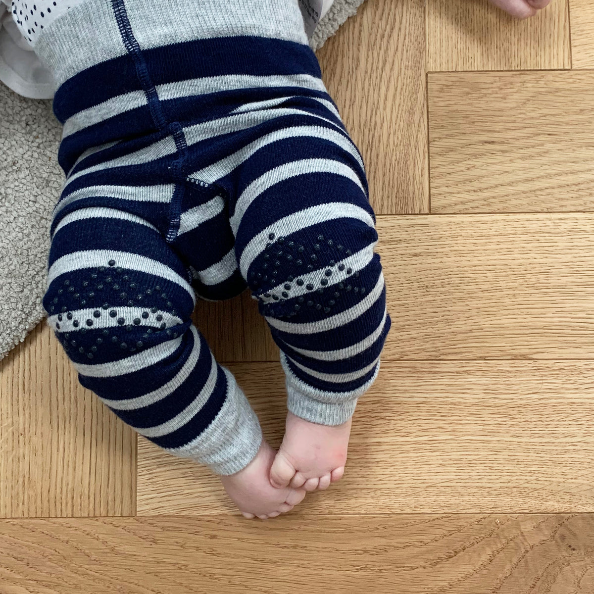 Baby Leggings with non-Slip Knees - Navy + Grey Wide Stripe Footless tights
