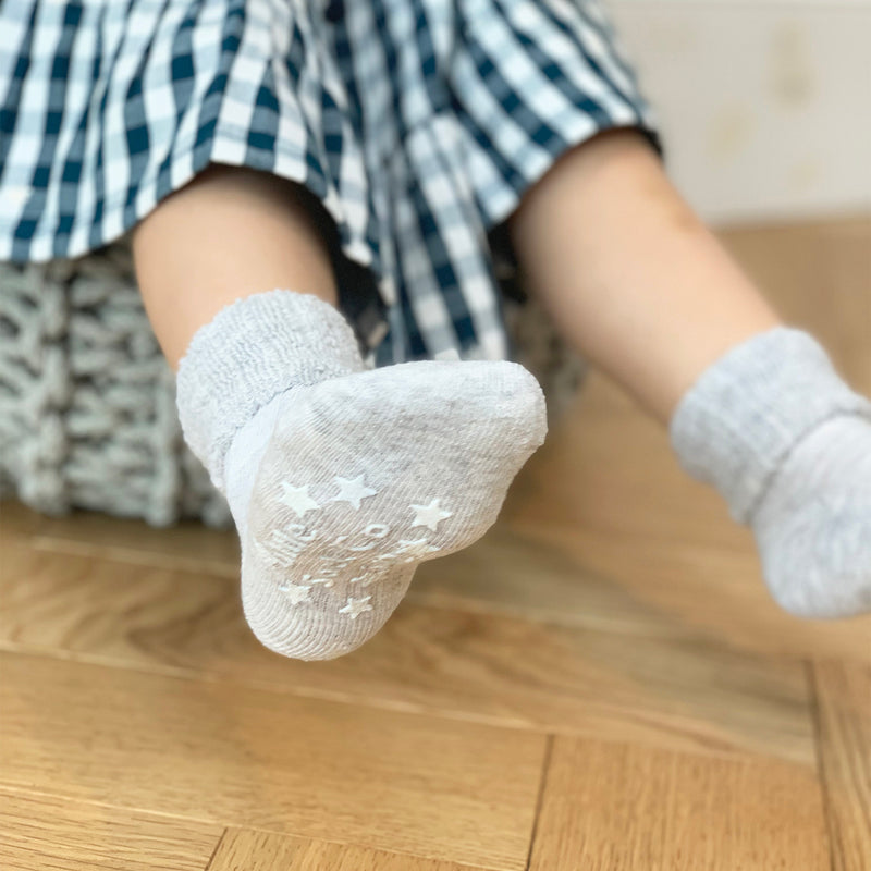 Cosy Stay On Winter Warm Non Slip Baby Socks - 5 Pack in Marshmallow, Cloud Grey and Coral - 0-2 years
